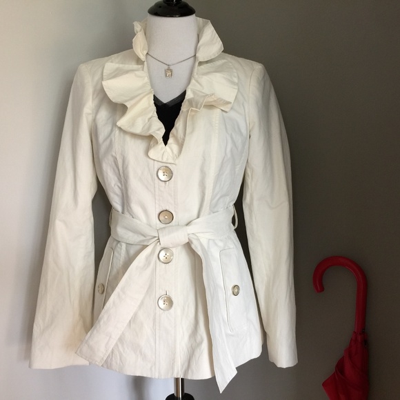 white house black market Jackets & Blazers - WHBM Ruffled Collar Cream Jacket Sz S